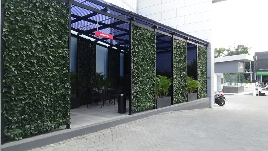 Smoking room